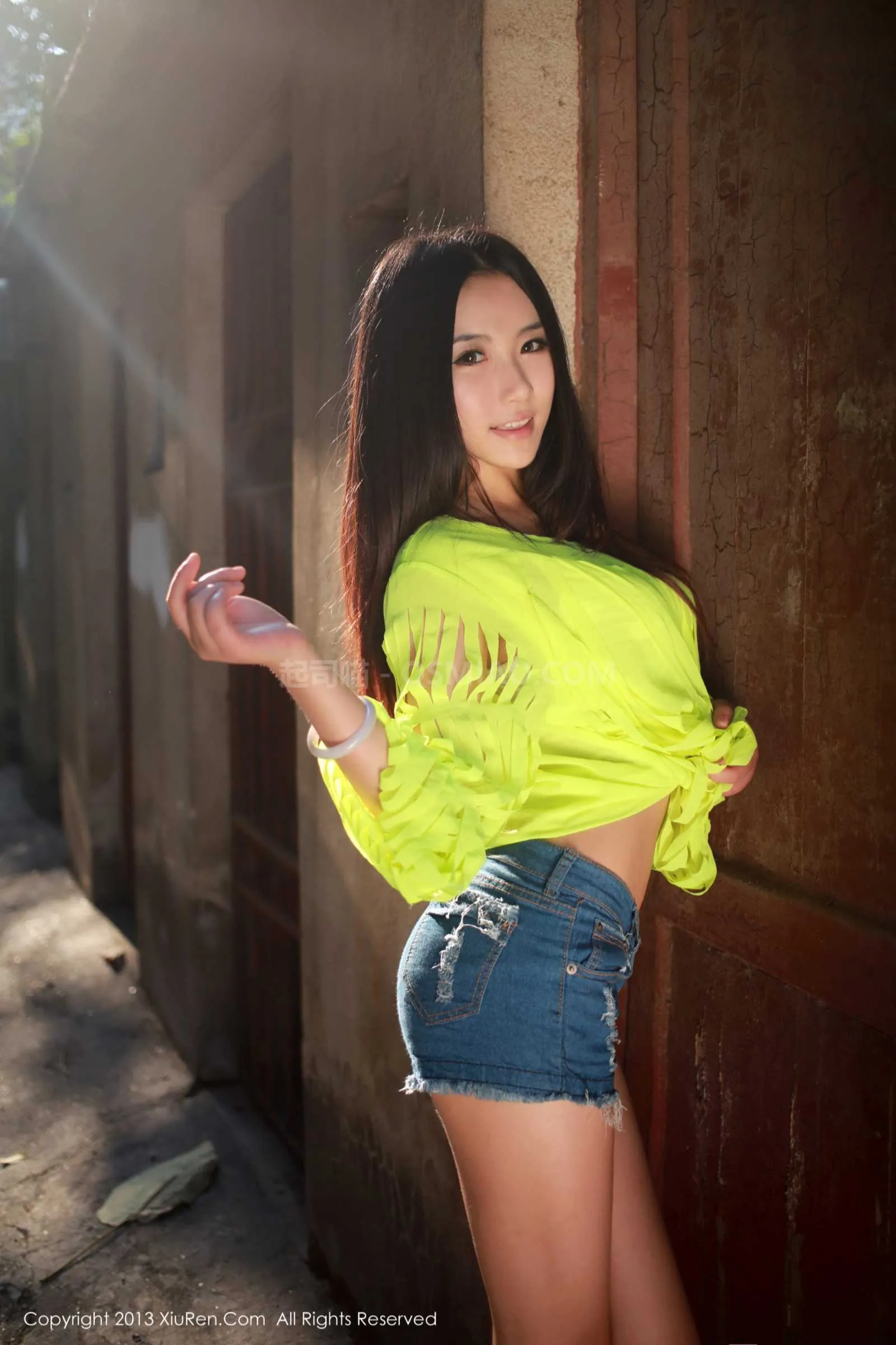 MOON嘉依 – 秀人网 NO.0017 [80P/98M] - 起司喵