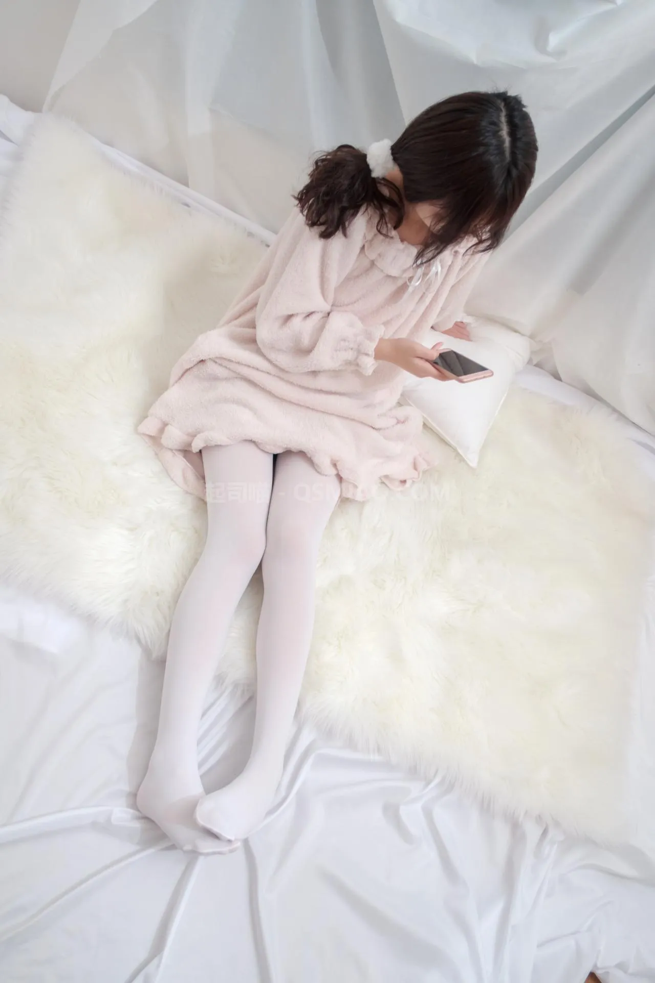 喵写真 - VOL.035 毛茸茸睡衣下的白丝 [106P+1V/375M] - 起司喵