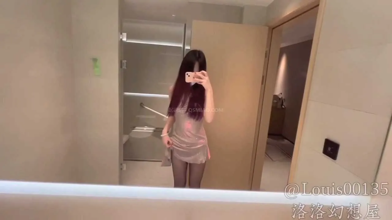 洛洛幻想屋 - 推特双马尾反差女大被啤酒肚拉住双马尾后入暴力输出 [34P+17V/5.85G] - 起司喵