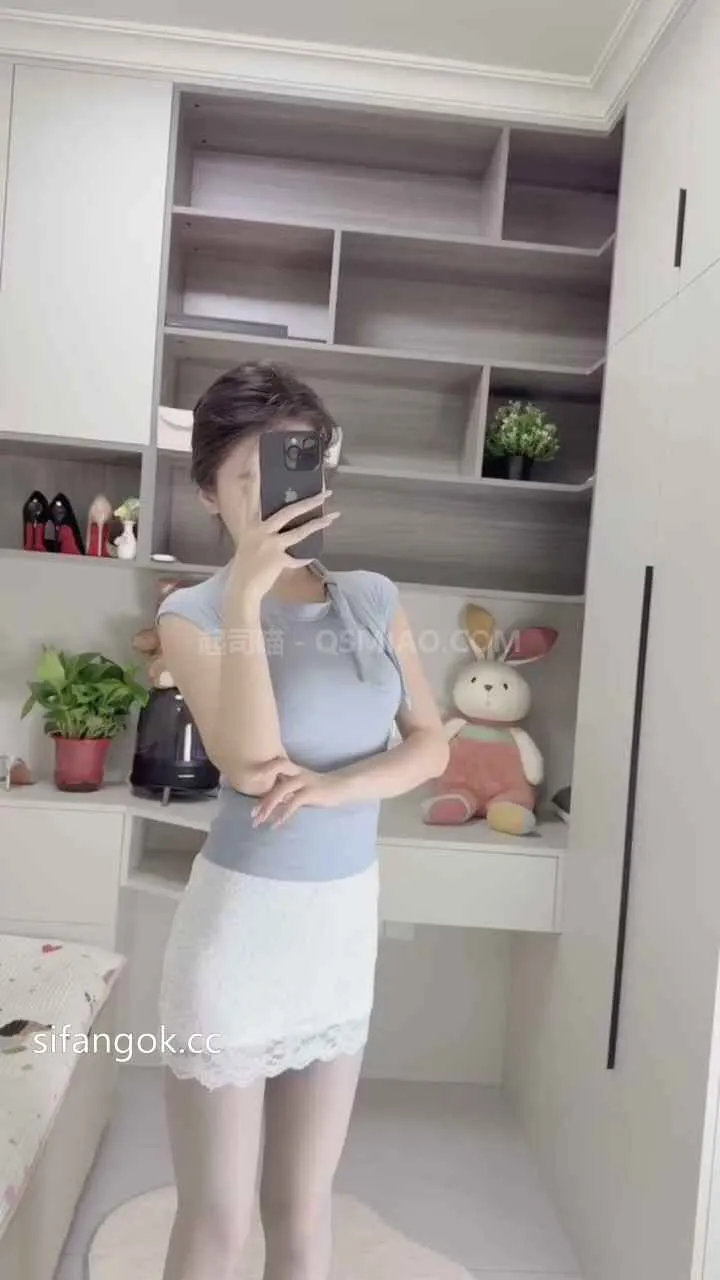 玉玉欧尼 - 抖音博主顶级御姐极品身材美腿丝袜超美的美乳露点勾引掰屄特写 [23V/2.00G] - 起司喵