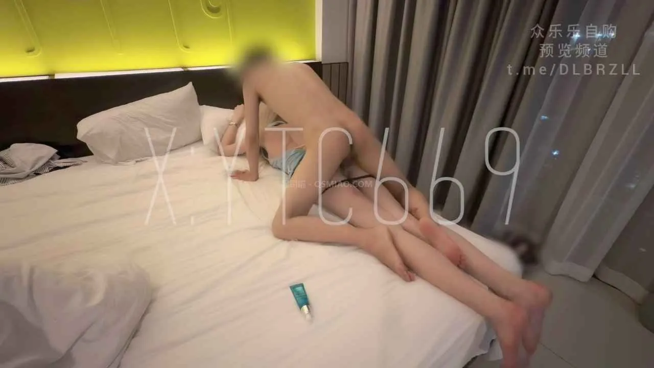 图片[2] - 伊藤诚(YTC669) – 推特电报博主《返场1号女主》给男主口交还要勾引一旁的摄影师 还说肉棒要一次吃两根才过瘾！ [11P+2V/1.25G] - 起司喵