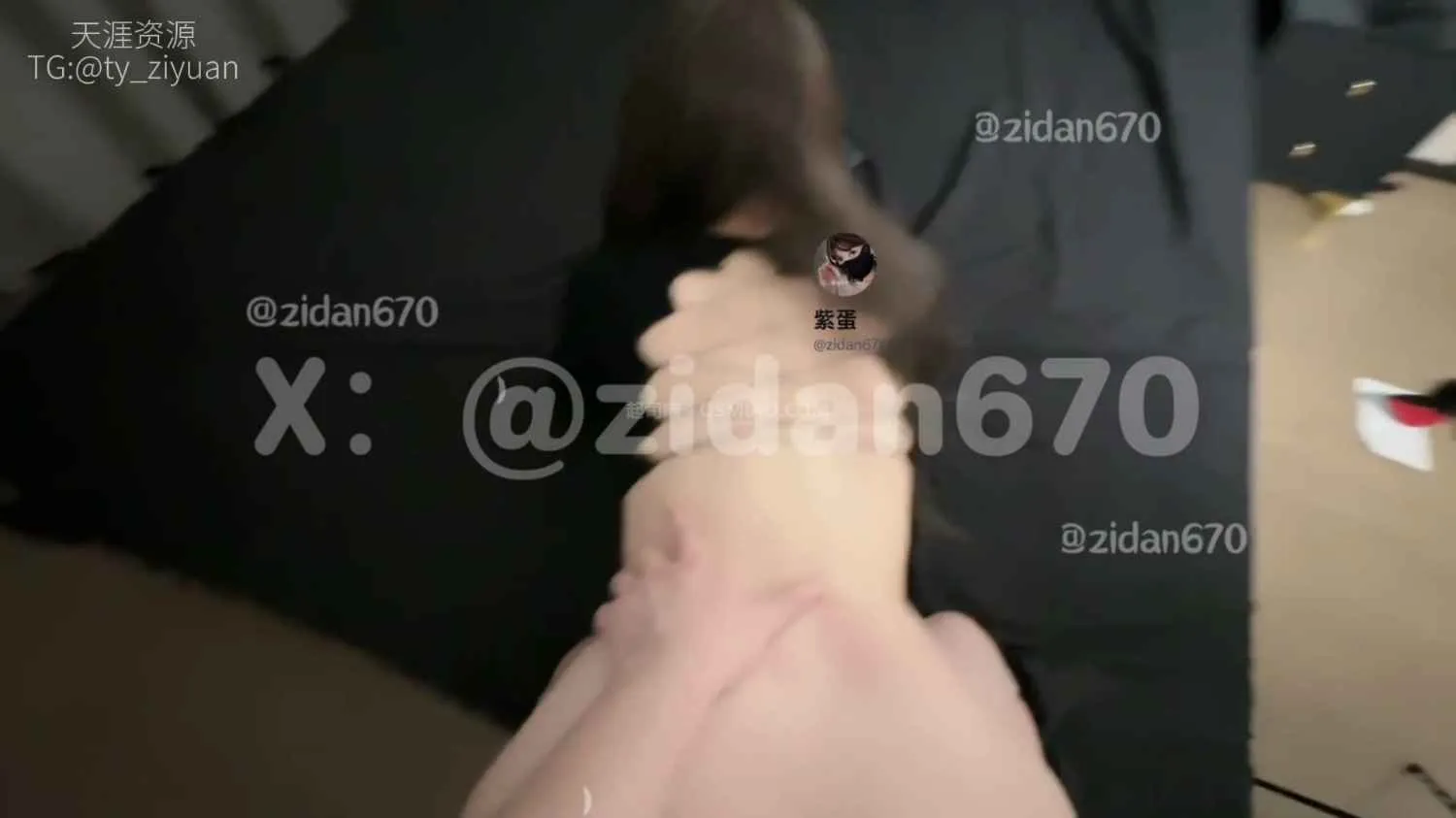 图片[3] - 紫蛋(zidan670) – 推特福利姬《裸足榨汁飞机杯》沙发上压迫式强制性爱性感美足完全展示 [1V/983M] - 起司喵