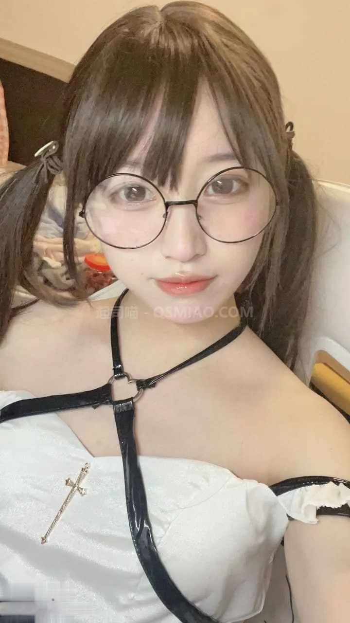 小鱼罐头(香蕉不呐呐) – 推特福利姬清纯美女福利视图合集 [458P+87V/13.93G] - 起司喵